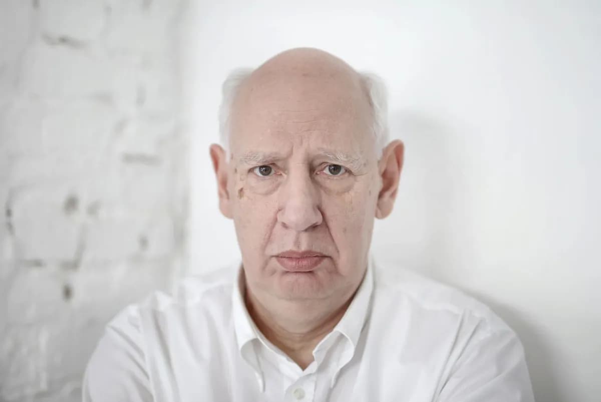 Imagem de capa de Idoso que se Recusa a Aceitar Ajuda: O Que Fazer